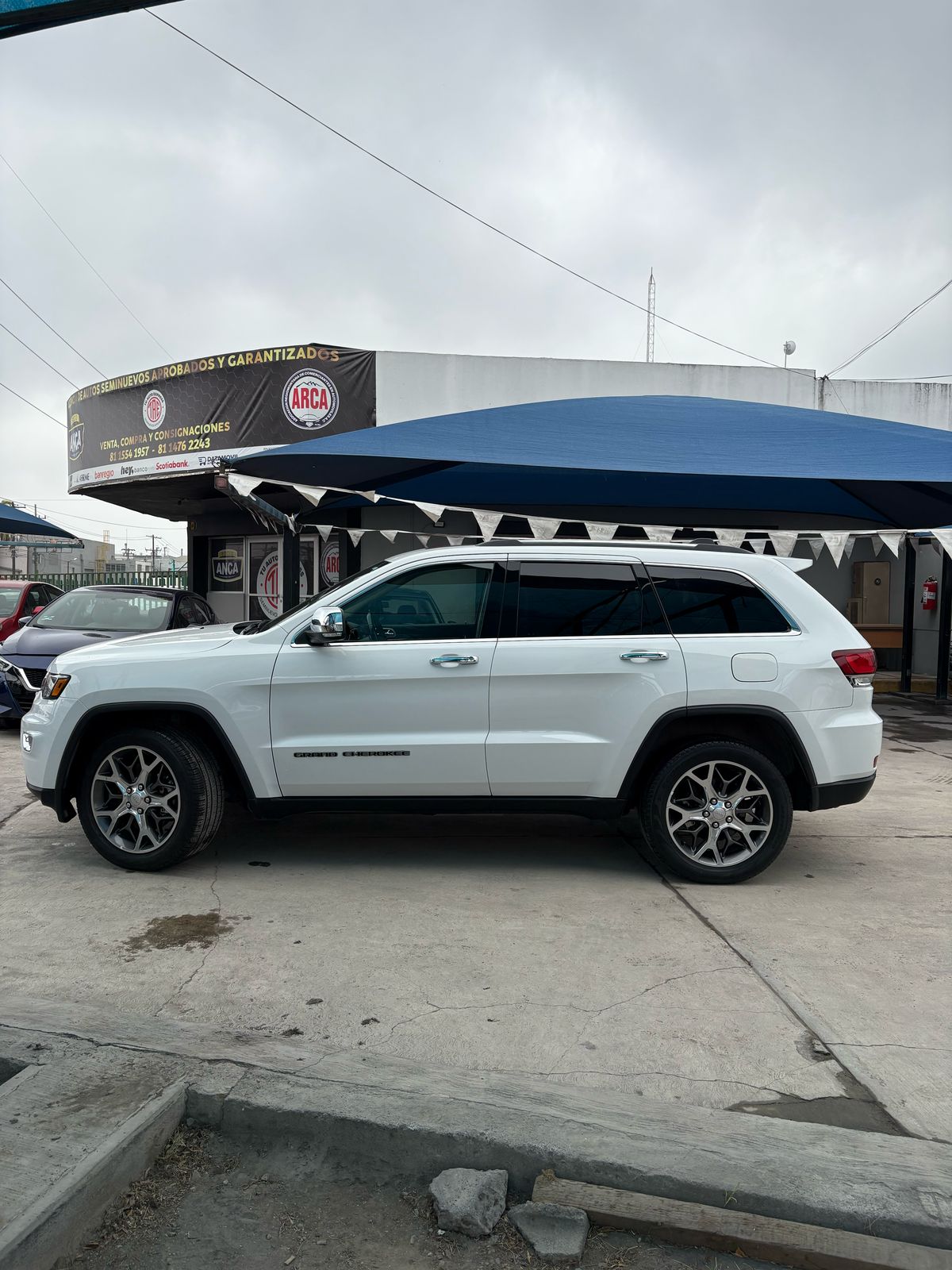 GRAND CHEROKEE