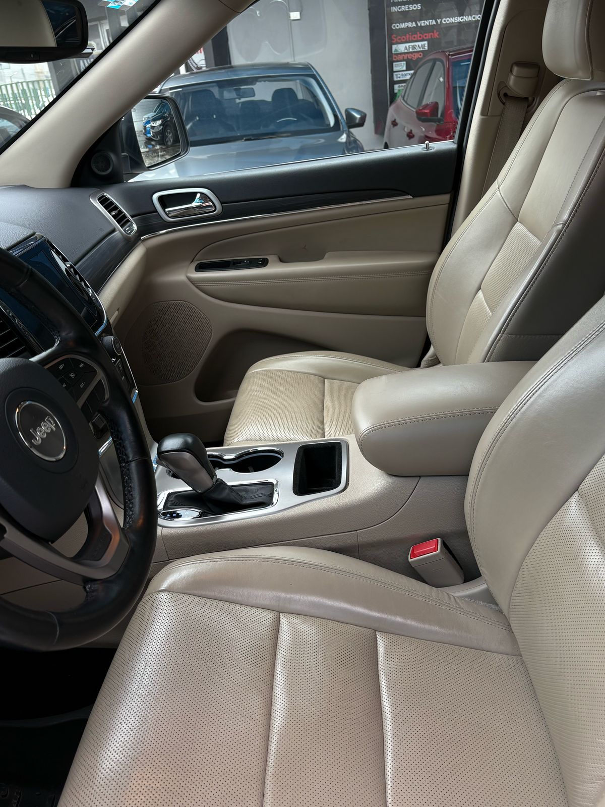 GRAND CHEROKEE
