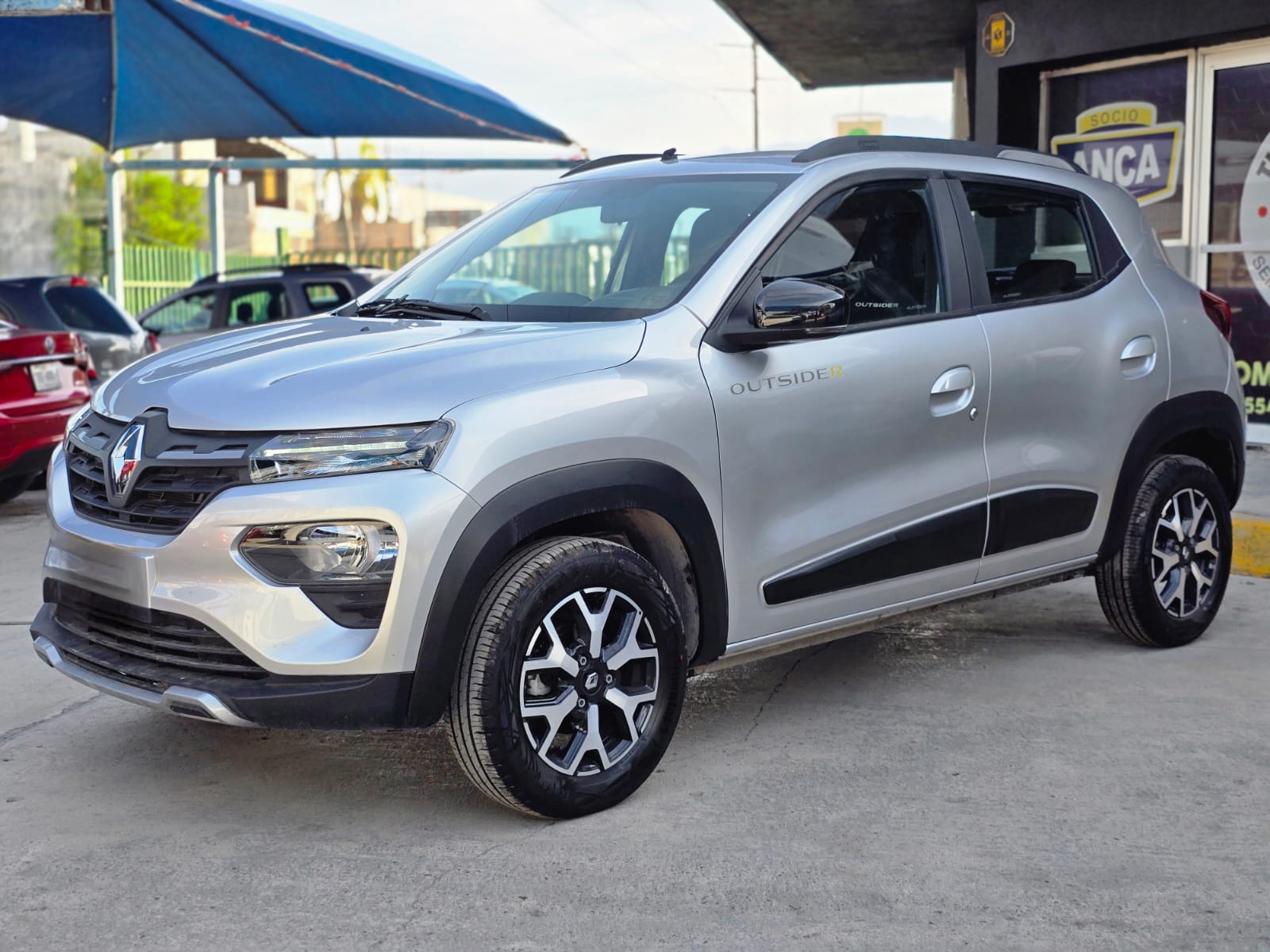 RENAULT KWID OUTSIDER
