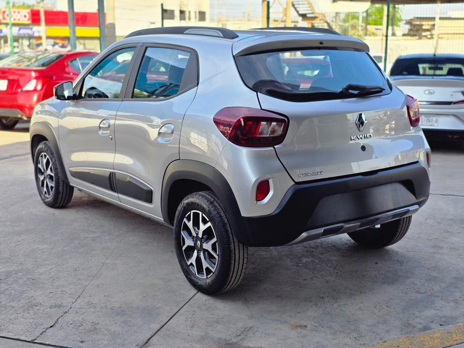 RENAULT KWID OUTSIDER